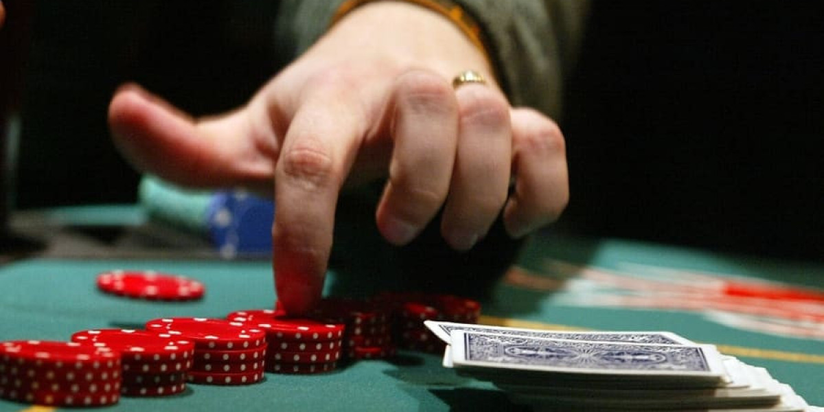 Master the Art of Playing Online Baccarat: Essential Guide